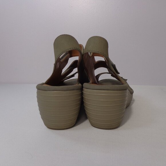 Clarks Reedly Juno Sandals Nubuck Wedge Sage Green Adjustable Straps Women's 6M - Picture 9 of 10